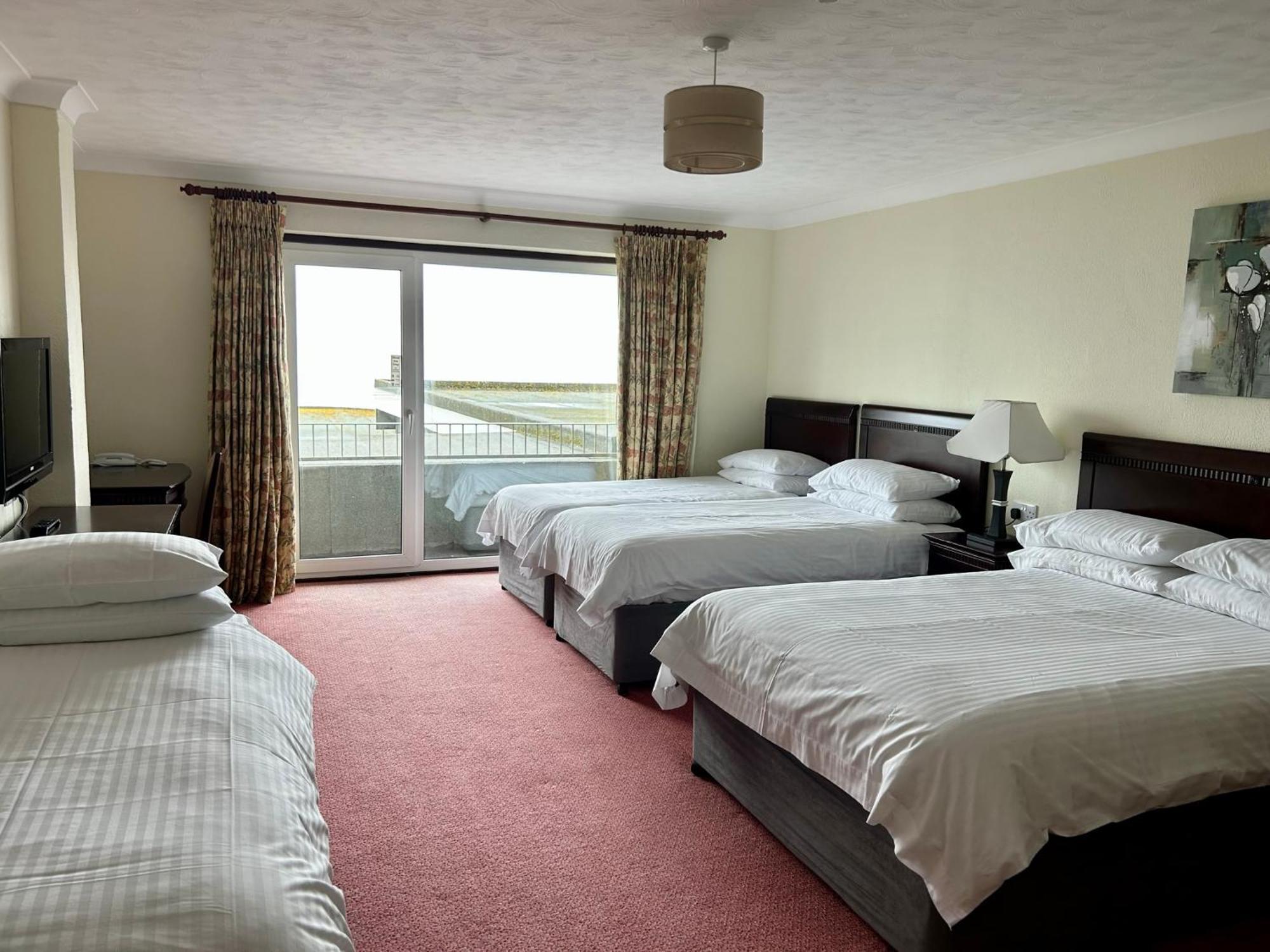 Regent Court - Seafront, Sandown - Free Car Ferry For Bookings Of 3 Or More Nights, Subject To Availability Номер фото