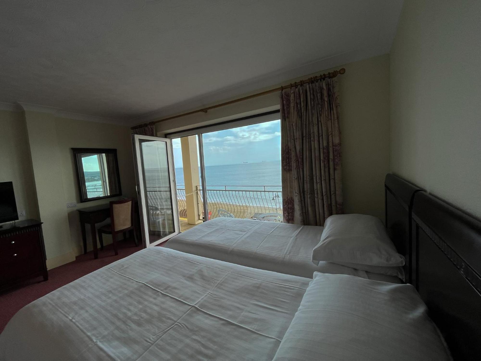 Regent Court - Seafront, Sandown - Free Car Ferry For Bookings Of 3 Or More Nights, Subject To Availability Номер фото